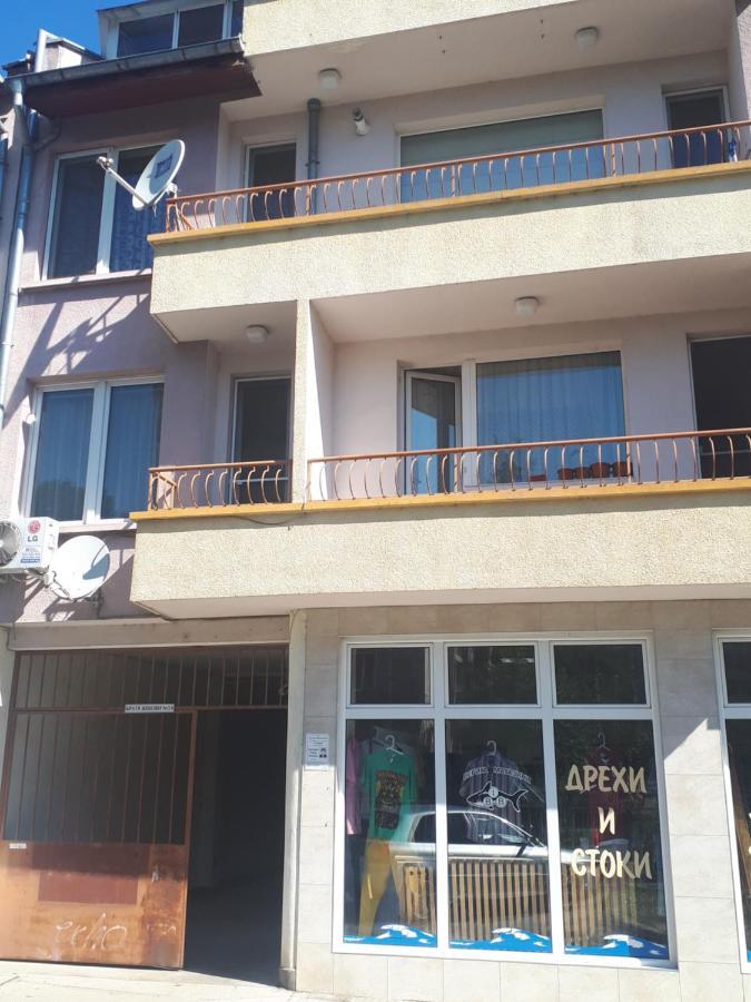 Hostex Vintage Apartment Stara Zagora Buitenkant foto